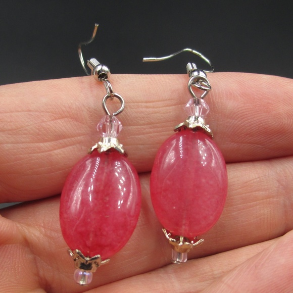Jewelry - Vintage Red Glass Dangle Earrings